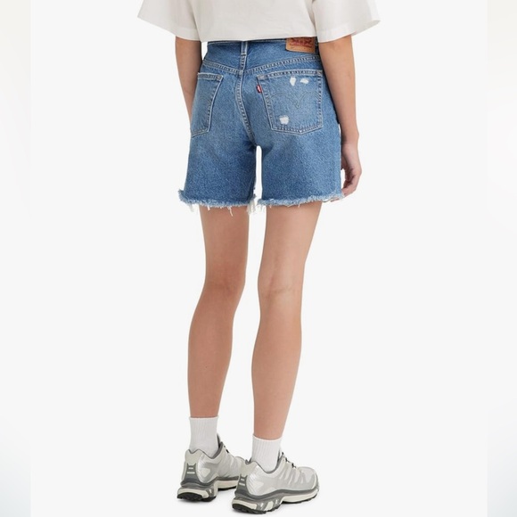 NWT! Levi's Women's 501 Mid Thigh Short - Medium Indigo Destructed - 27 - Picture 2 of 4